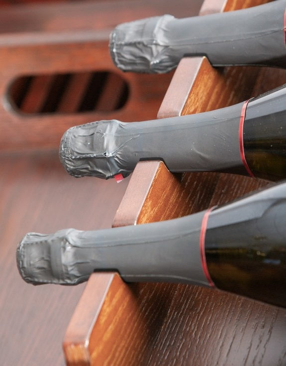 LARGE LEATHER STEAMER TRUNK COFFEE TABLE WINE BAR CABINET